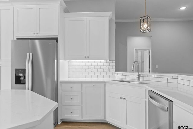 105 W Teal Dr, Troup, TX 75789