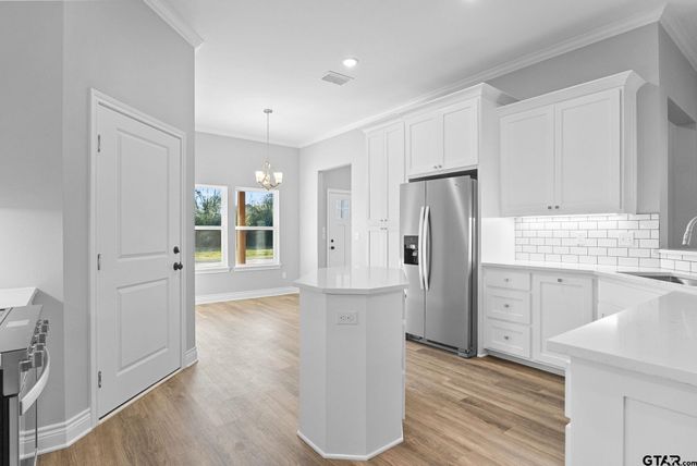 105 W Teal Dr, Troup, TX 75789