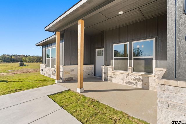 105 W Teal Dr, Troup, TX 75789