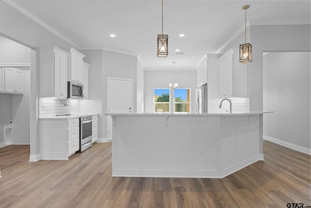 105 W Teal Dr, Troup, TX 75789