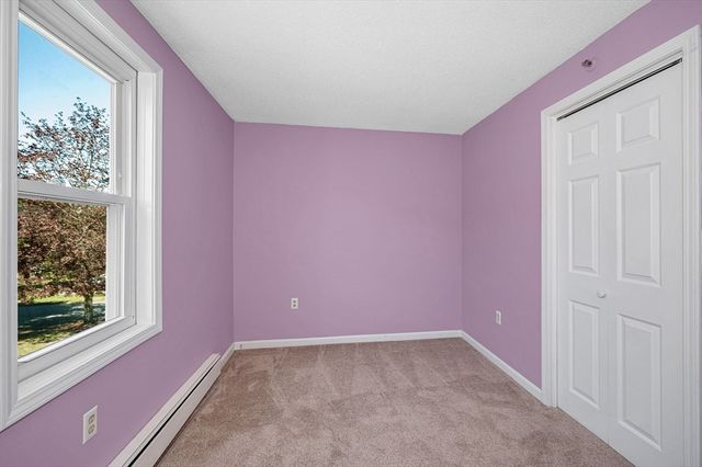 15 Lantern Ln 6, Dracut, MA 01826