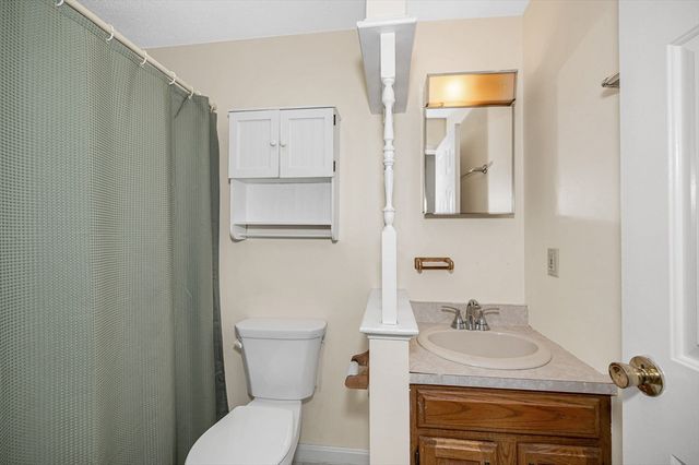 15 Lantern Ln 6, Dracut, MA 01826