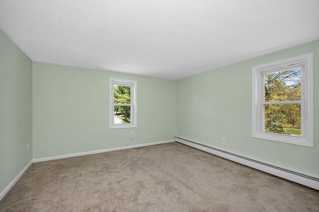 15 Lantern Ln 6, Dracut, MA 01826