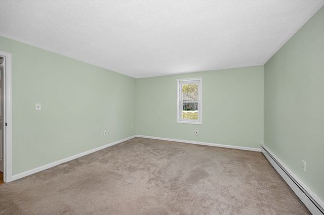 15 Lantern Ln 6, Dracut, MA 01826