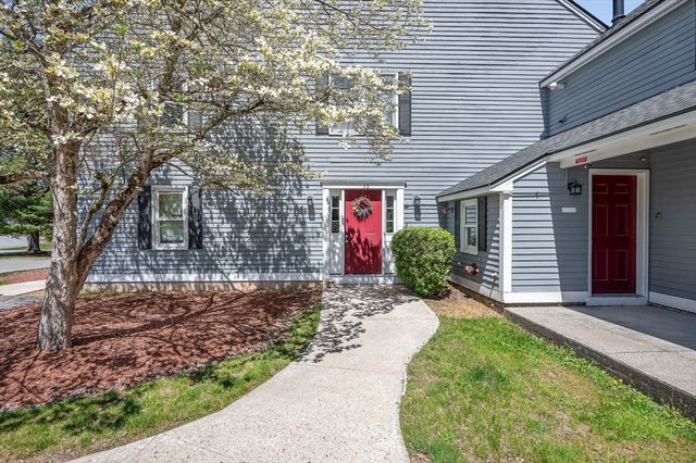 15 Lantern Ln 6, Dracut, MA 01826