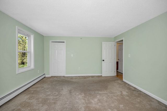 15 Lantern Ln 6, Dracut, MA 01826