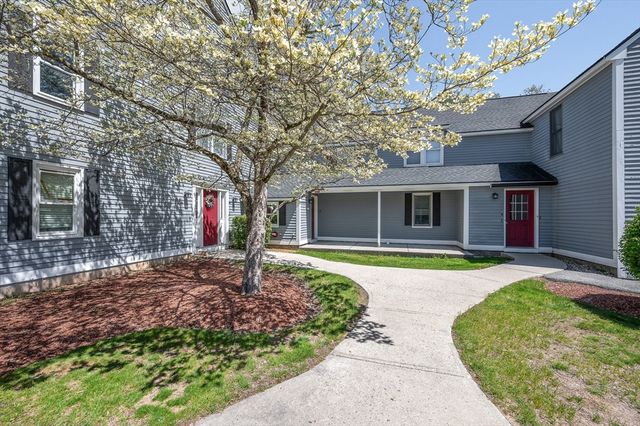 15 Lantern Ln 6, Dracut, MA 01826