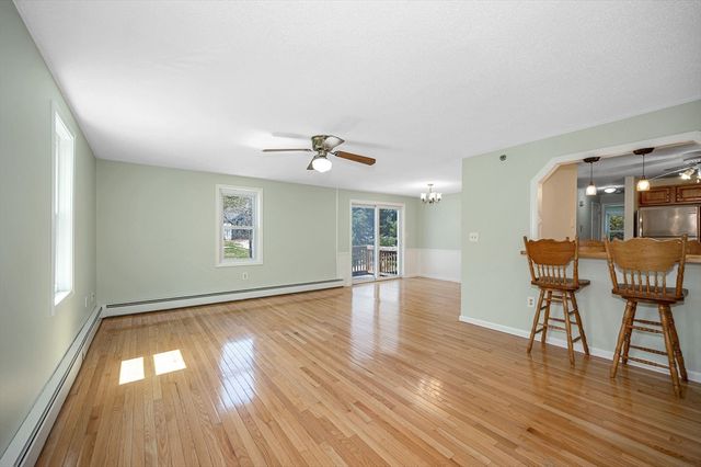 15 Lantern Ln 6, Dracut, MA 01826
