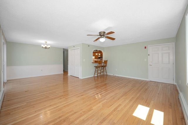 15 Lantern Ln 6, Dracut, MA 01826