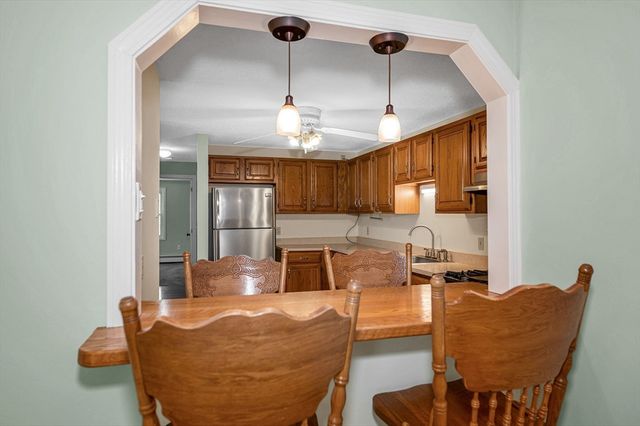 15 Lantern Ln 6, Dracut, MA 01826