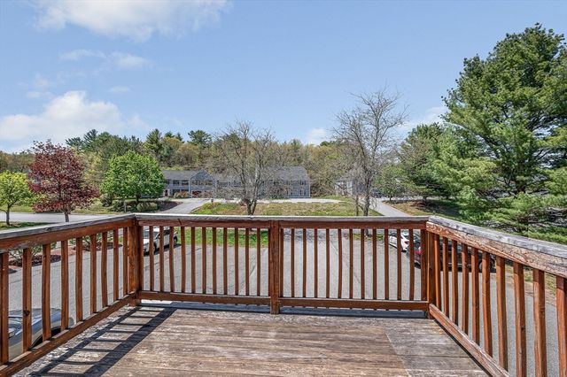 15 Lantern Ln 6, Dracut, MA 01826