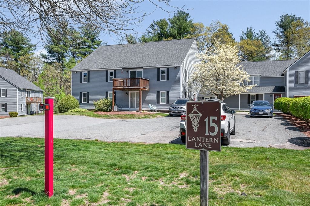 15 Lantern Ln 6, Dracut, MA 01826