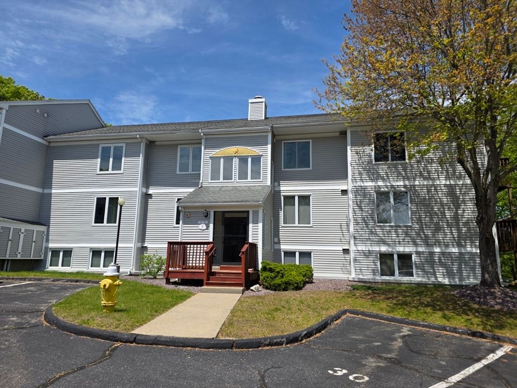 330 Sunderland Rd 29, Worcester, MA 01604