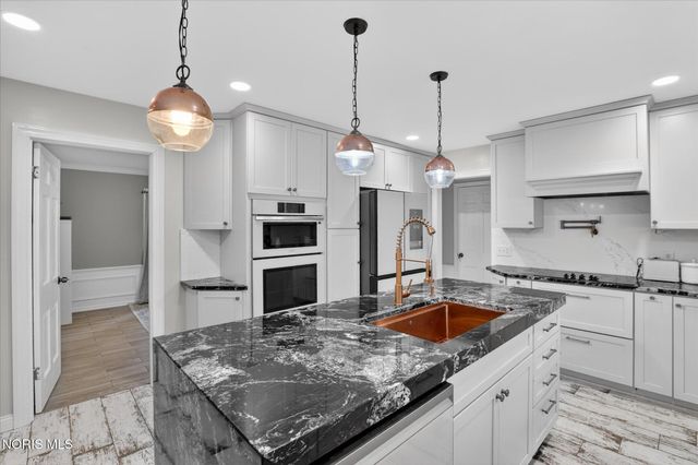 4323 Nantuckett Drive, Toledo, OH 43623