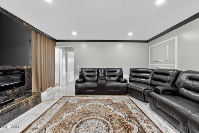 4323 Nantuckett Drive, Toledo, OH 43623