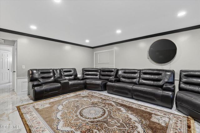 4323 Nantuckett Drive, Toledo, OH 43623