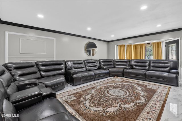 4323 Nantuckett Drive, Toledo, OH 43623