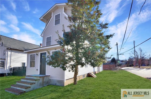 24 John Street, Helmetta, NJ 08828