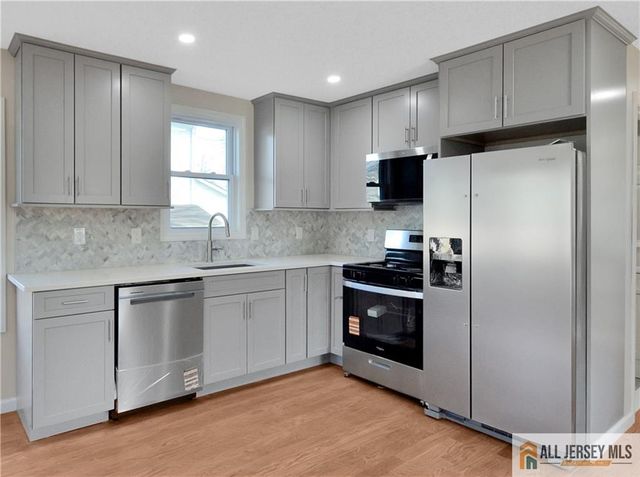 24 John Street, Helmetta, NJ 08828