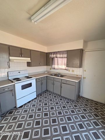 309 W DESERT Drive, Phoenix, AZ 85041