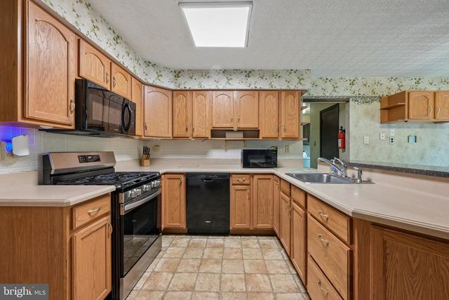 26 FRIAR TUCK DR, Medford, NJ 08055