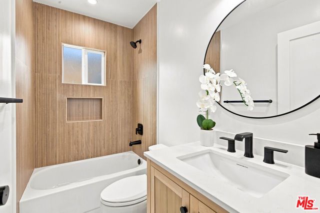 2919 Somerset Drive, Los Angeles, CA 90016