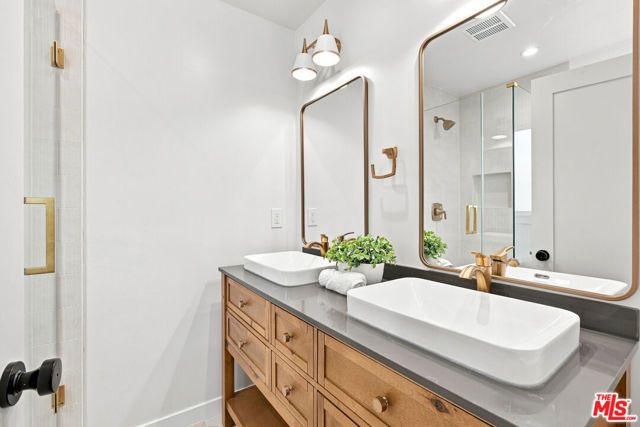 2919 Somerset Drive, Los Angeles, CA 90016