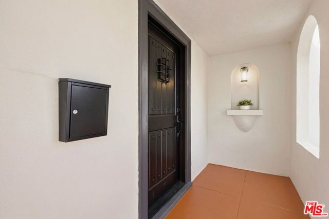 2919 Somerset Drive, Los Angeles, CA 90016