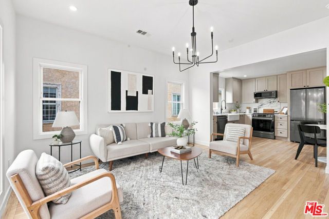 2919 Somerset Drive, Los Angeles, CA 90016