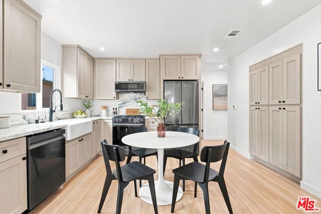 2919 Somerset Drive, Los Angeles, CA 90016