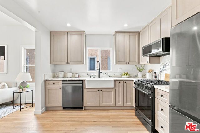 2919 Somerset Drive, Los Angeles, CA 90016
