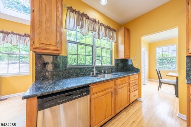 16 Landau Rd, Bernards Twp., NJ 07920