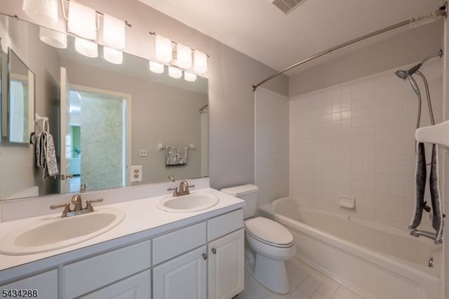 16 Landau Rd, Bernards Twp., NJ 07920