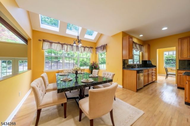 16 Landau Rd, Bernards Twp., NJ 07920