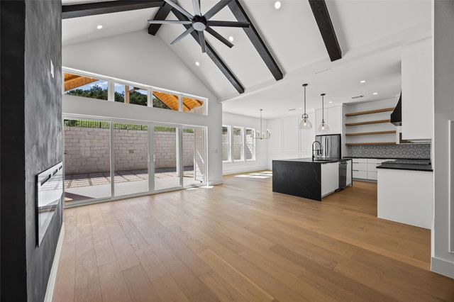 314 Alloway DR, Spicewood, TX 78669