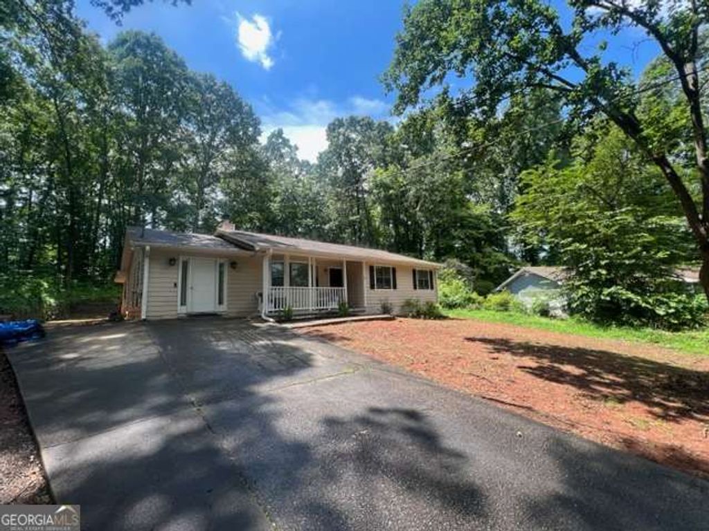 108 Hilltop Circle, Stockbridge, GA 30281