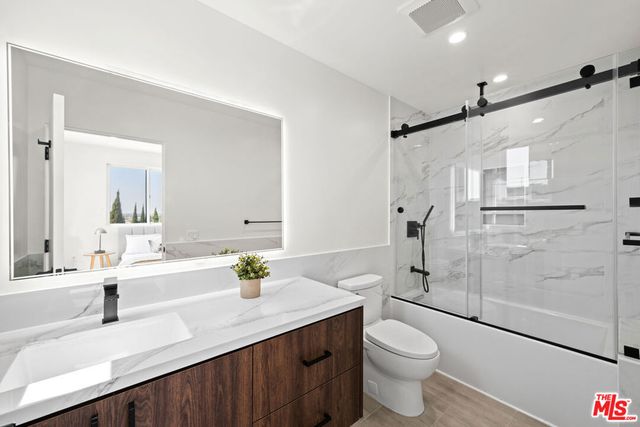 1959 2 Preuss Road, Los Angeles, CA 90034