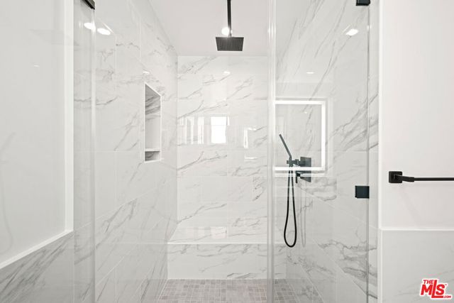 1959 2 Preuss Road, Los Angeles, CA 90034