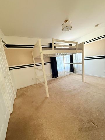 863 Flagstone Drive, Dyer, IN 46311