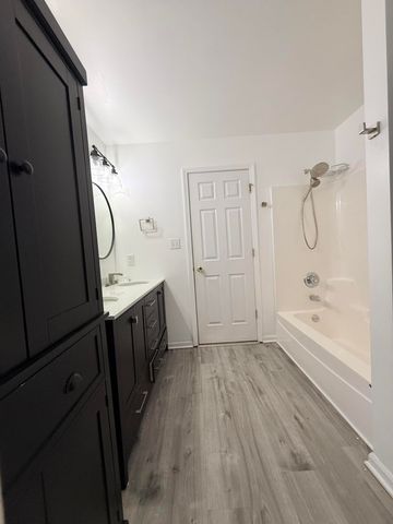 863 Flagstone Drive, Dyer, IN 46311