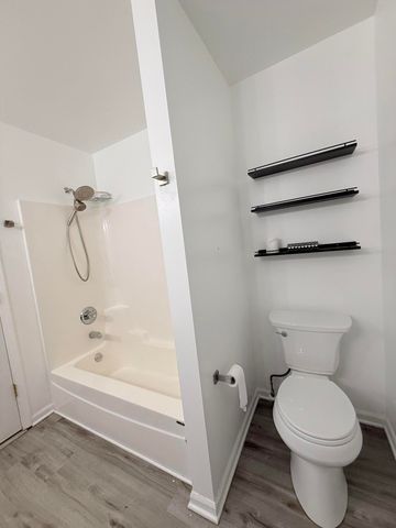 863 Flagstone Drive, Dyer, IN 46311