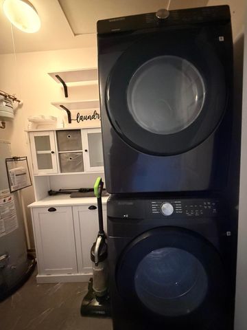 863 Flagstone Drive, Dyer, IN 46311