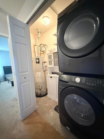 863 Flagstone Drive, Dyer, IN 46311