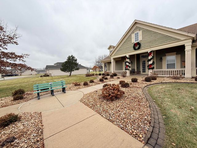 863 Flagstone Drive, Dyer, IN 46311