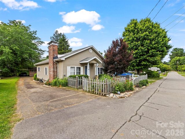 43 Avery Street, Waynesville, NC 28786