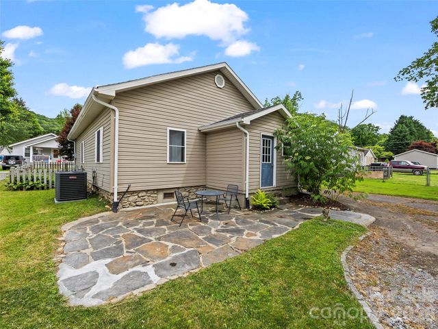 43 Avery Street, Waynesville, NC 28786
