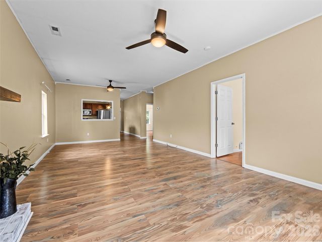 43 Avery Street, Waynesville, NC 28786