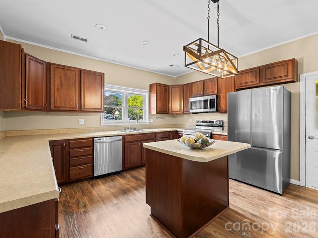 43 Avery Street, Waynesville, NC 28786