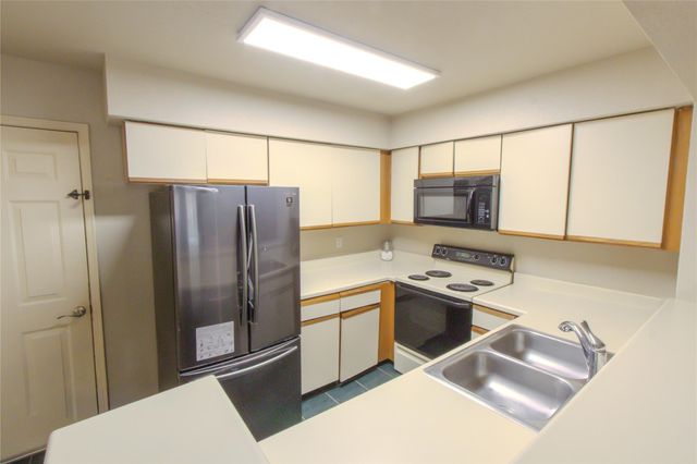 16800 Sugar Pine Drive D23, Houston, TX 77090