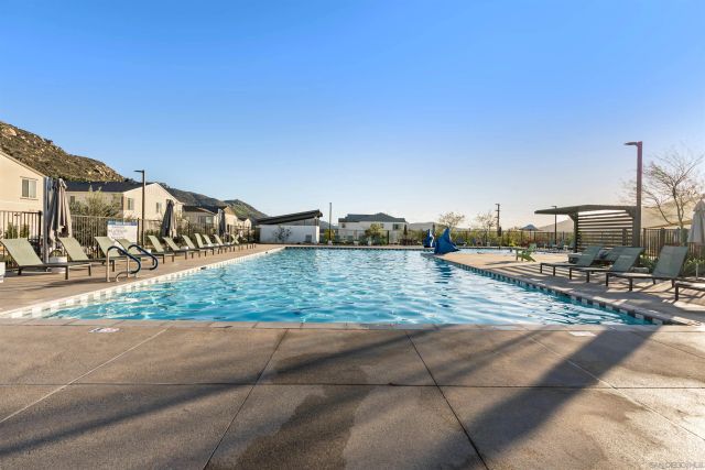 303 Citrine Trails, Fallbrook, CA 92028